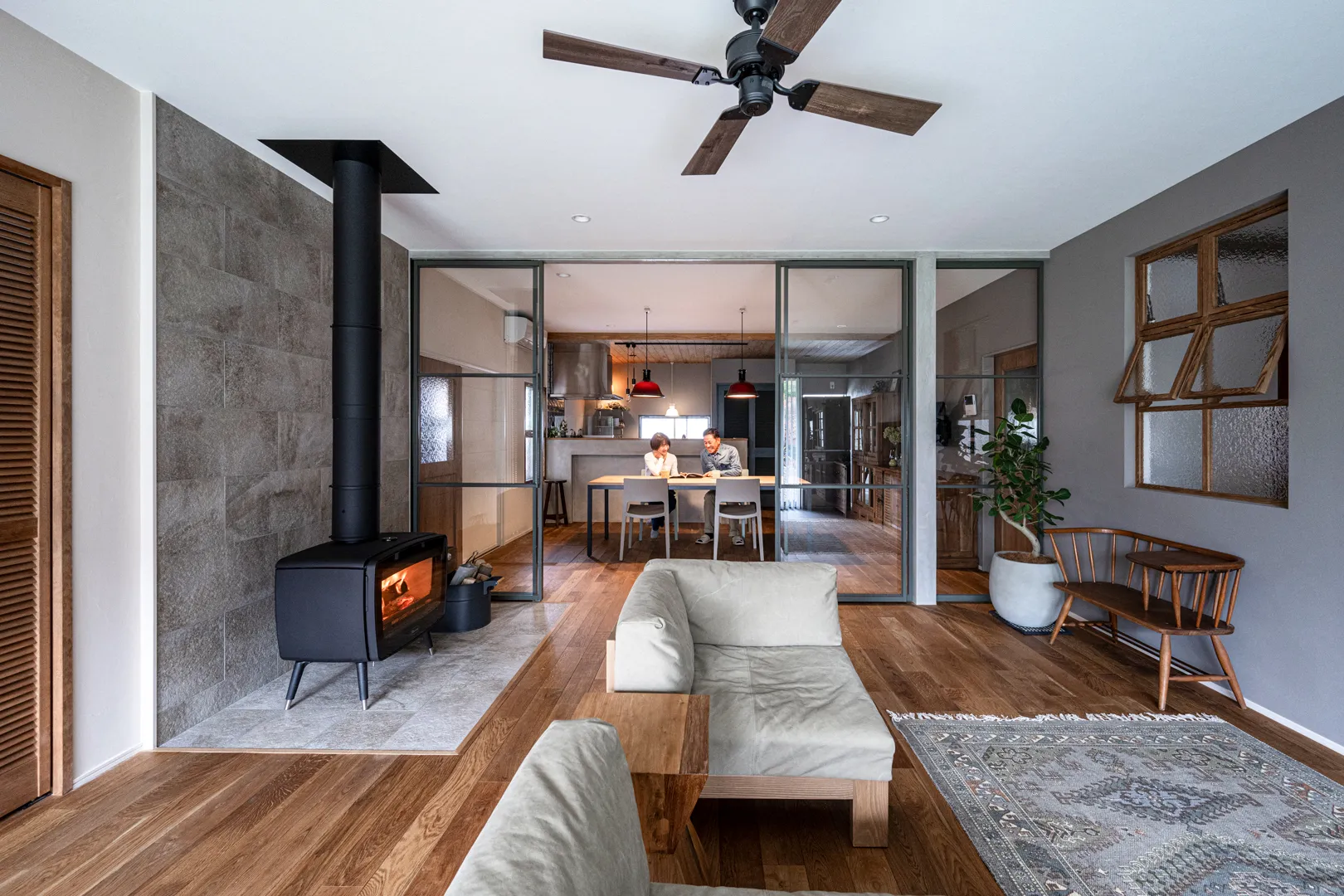 地域と人の想いに根ざし、笑顔のために。